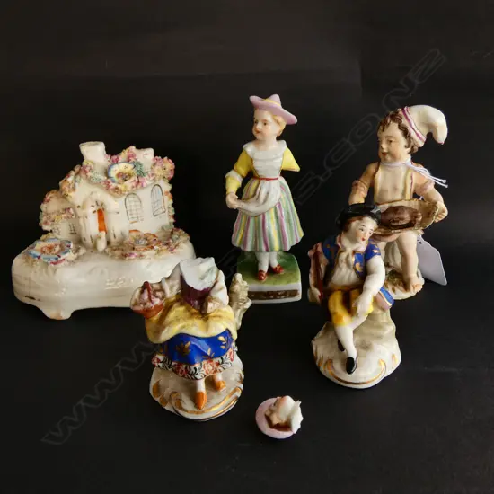 5 SMALL 19th & 20thC PORCELAIN/POTTERY FIGURES a/f