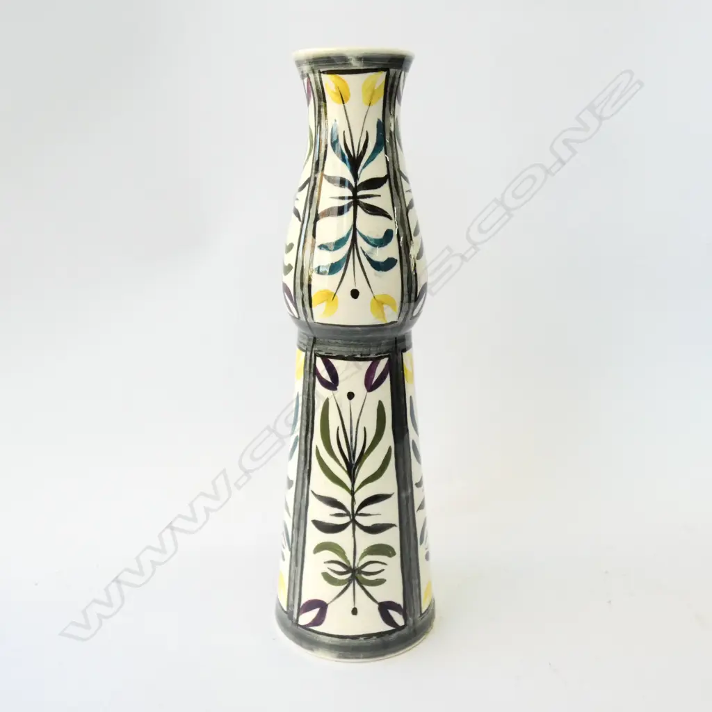 CROWN LYNN HAND CRAFTED TALL VASE A.F Image 1++