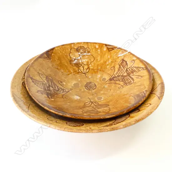 PR SLIPWARE EARTHEN WARE BOWLS 300mm DIA