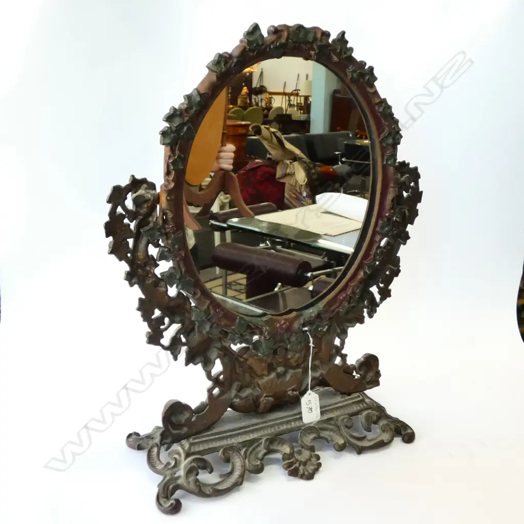 PAINTED IRON MIRROR ON STAND Image 1++