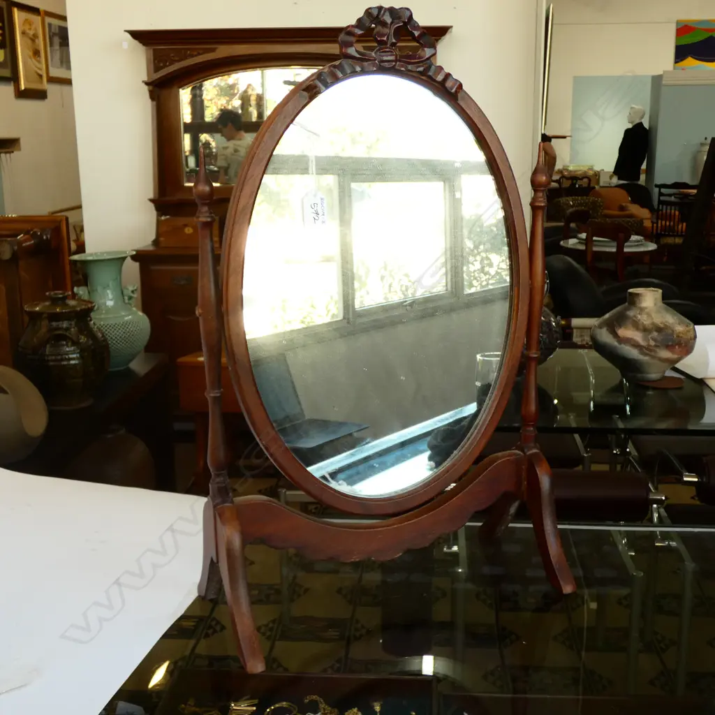 SMALL OVAL BEDROM MIRROR Image 1++