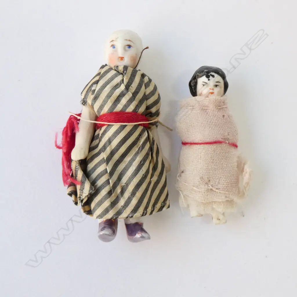 2 ANTIQUE MINIATURE PORCELAIN DOLLS TALLEST 58mm Image 1++