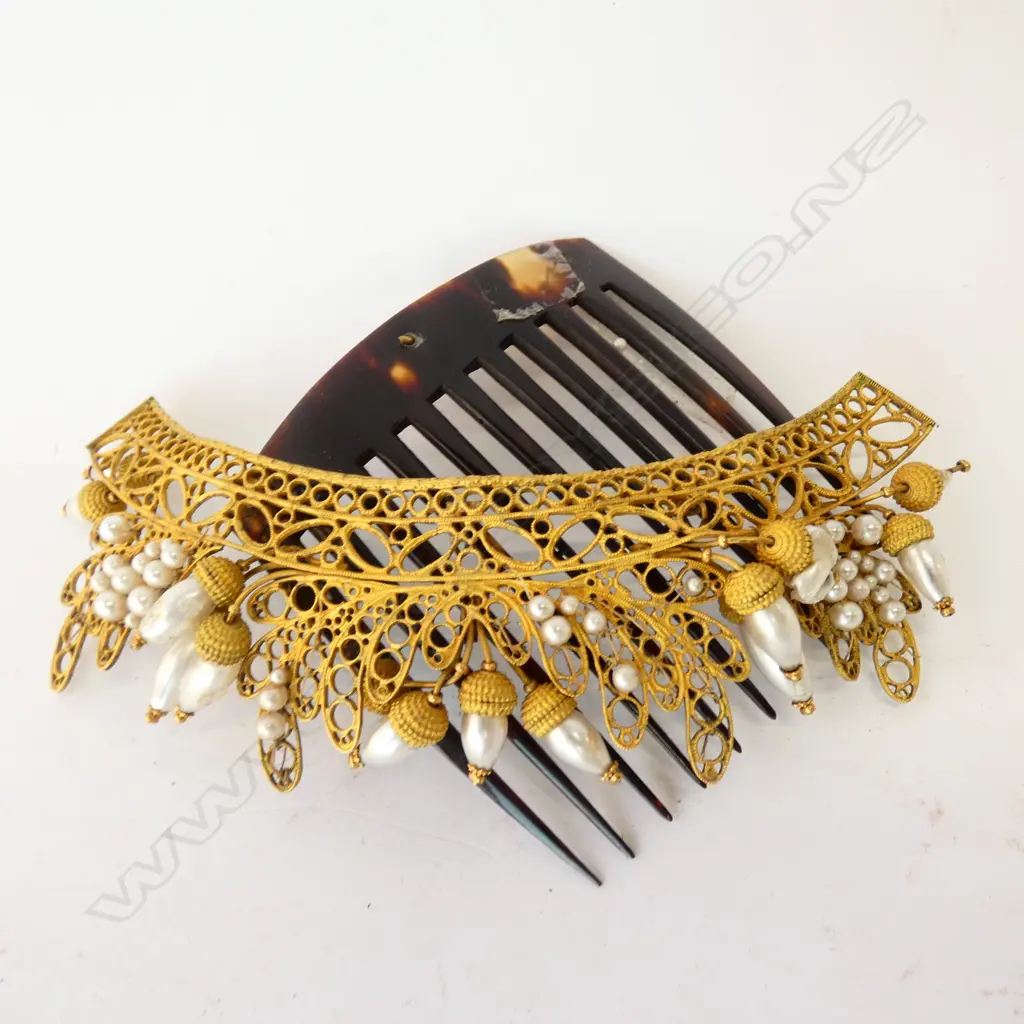 FANCY VINTAGE HAIR COMB. TURTLE SHELL & GILT Image 1++