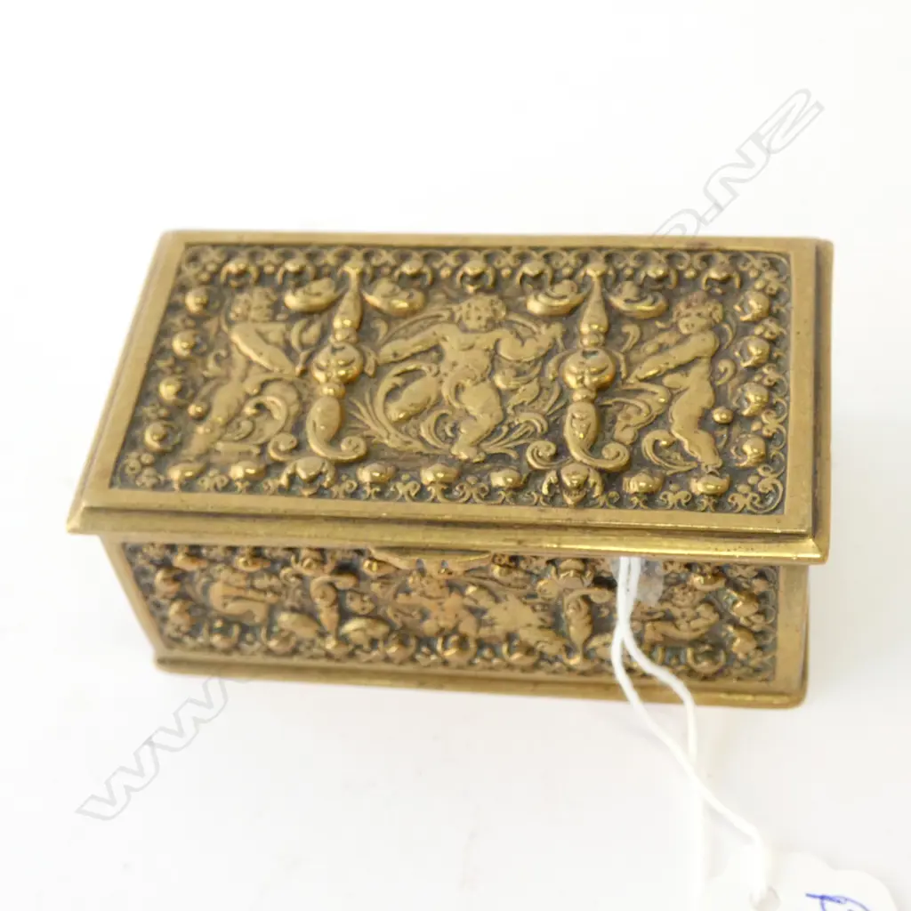 19thC EUROPEAN BRASS CASKET VESTA CHERUBS CAVORTING Image 1++
