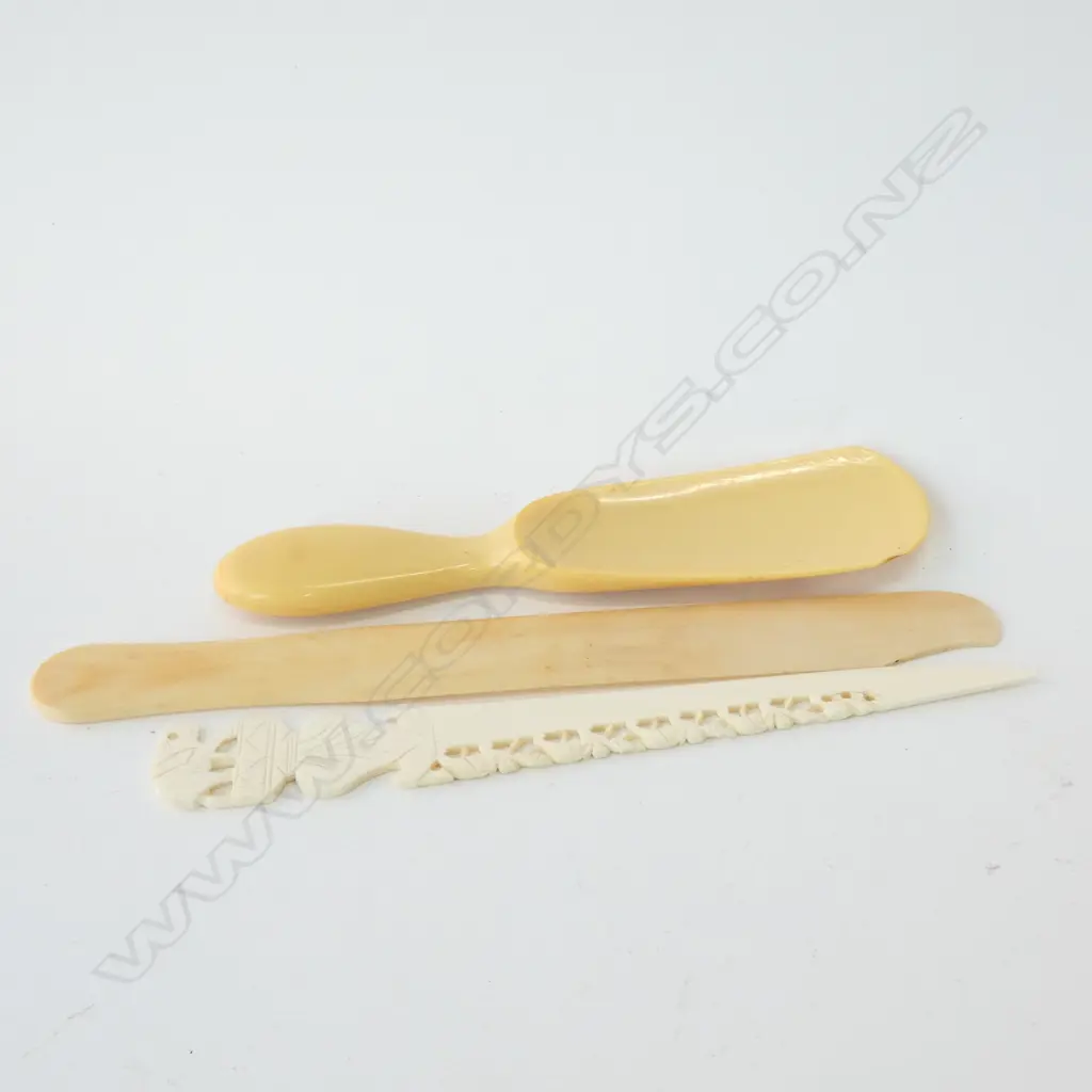2 ORIENTAL CARVED IVORY PAPER KNIVES + ... Image 1++