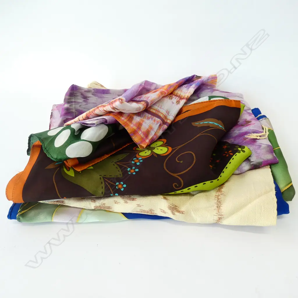 7 VINTAGE SILK SCARVES  Image 1++