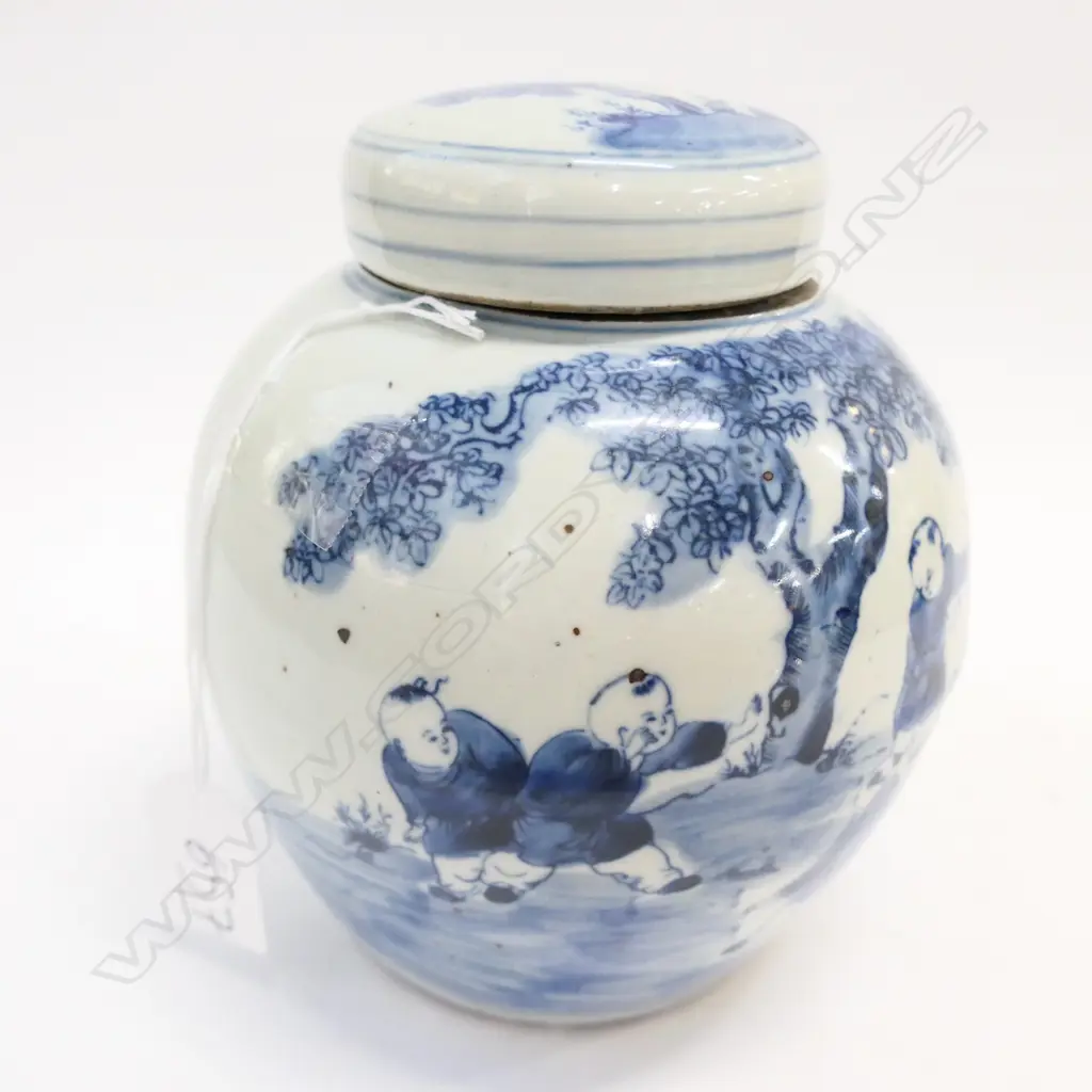 LATE 19thC QUING DYNASTY B/W LIDDED GINGER JAR; CHILDREN PLAYING IN A GARDEN H. 160MM Image 1++