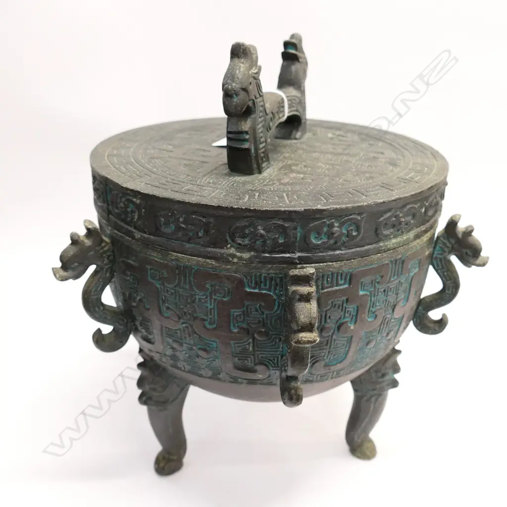 LIDDED ORIENTAL CONTAINER H. 300MM Image 1++