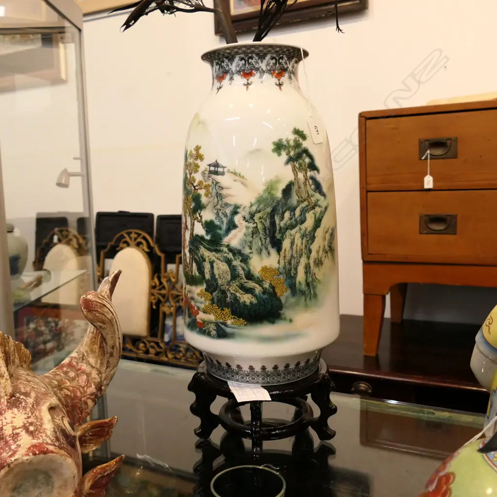A LARGE CHINESE PORCELAIN VASE ON STAND 510mm Image 1++