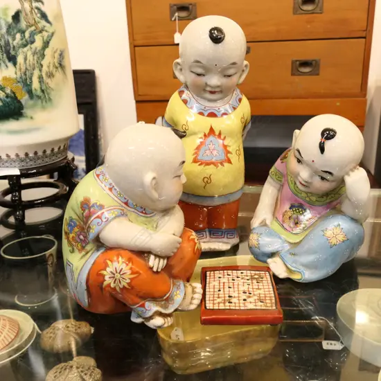 3 CHINESE STATUES PLAYING CHESS TALLEST 320mm