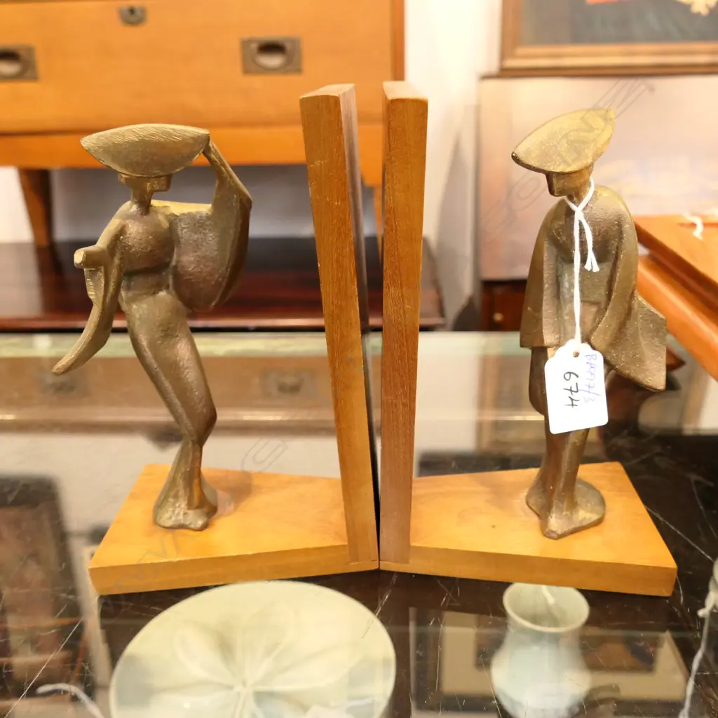 PR OF WOODEN + METAL DECO STYLE BOOKENDS Image 1++