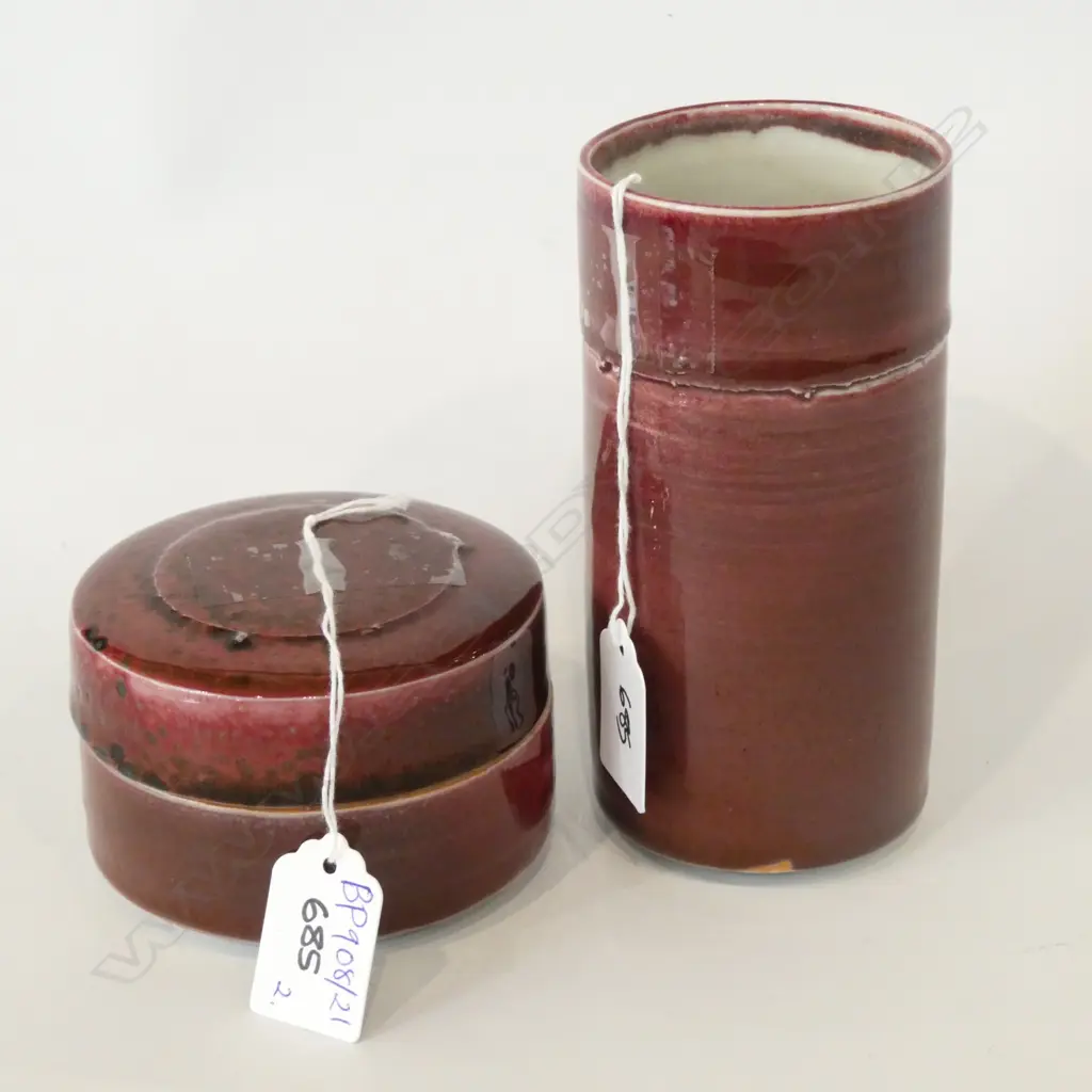 JAN CORKILL WINE GLAZE VASE H. 145MM & LIDDED CONTAINER  Image 1++
