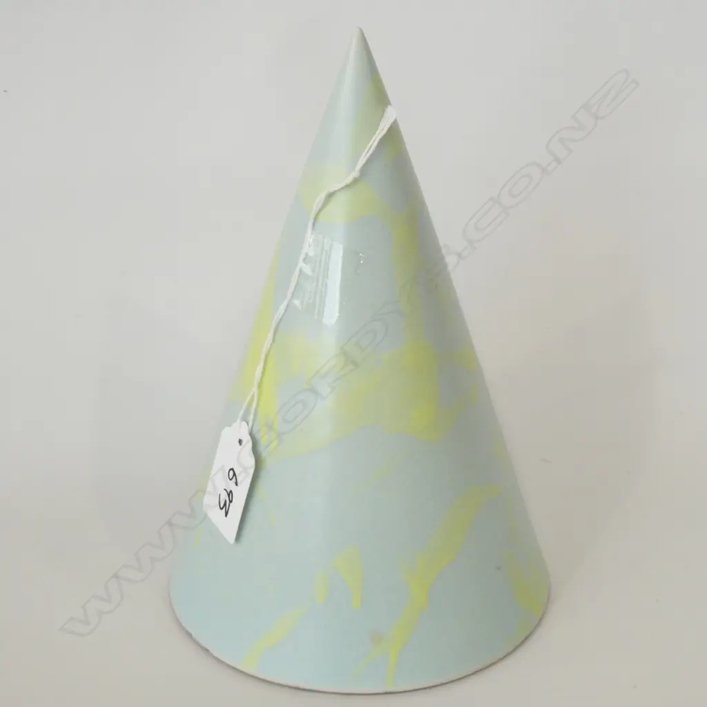 SHANE WAGSTAFF PYRAMID H. 190MM Image 1++