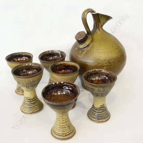 6 JANET WRIGHT GOBLETS +R CADNESS CERAMIC FLASK H  300 MM