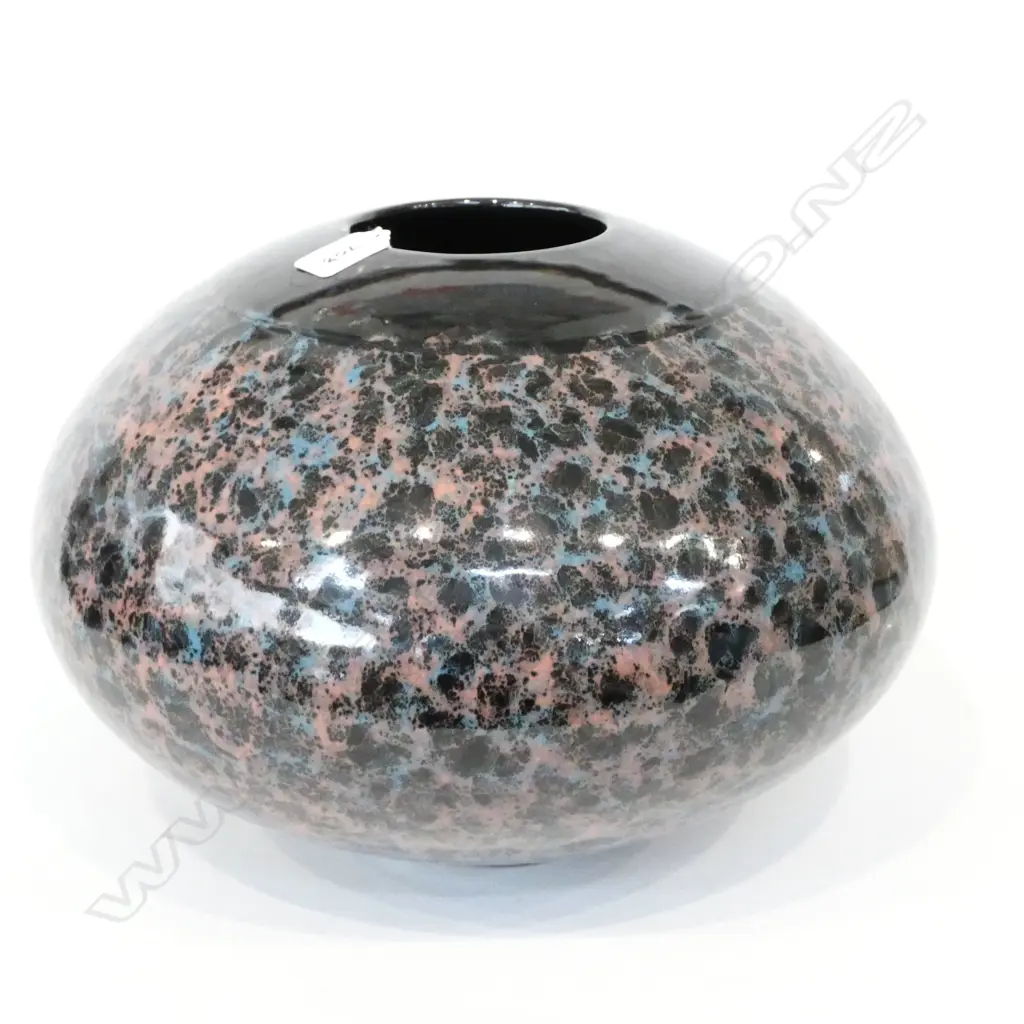 LARGE PETER COLLIS OVOID FLOOR POT 250mm X 350mm Image 1++