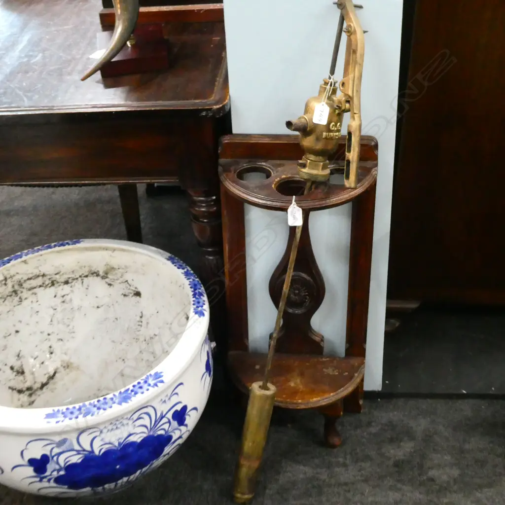OAK UMBRELLA STAND & PUMP  Image 1++