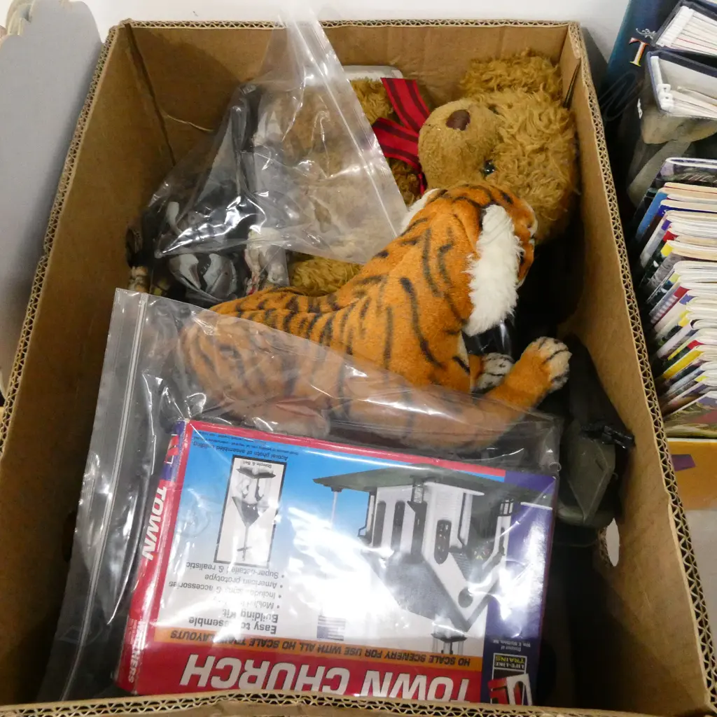 BOX LOT TOYS ETC Image 1++