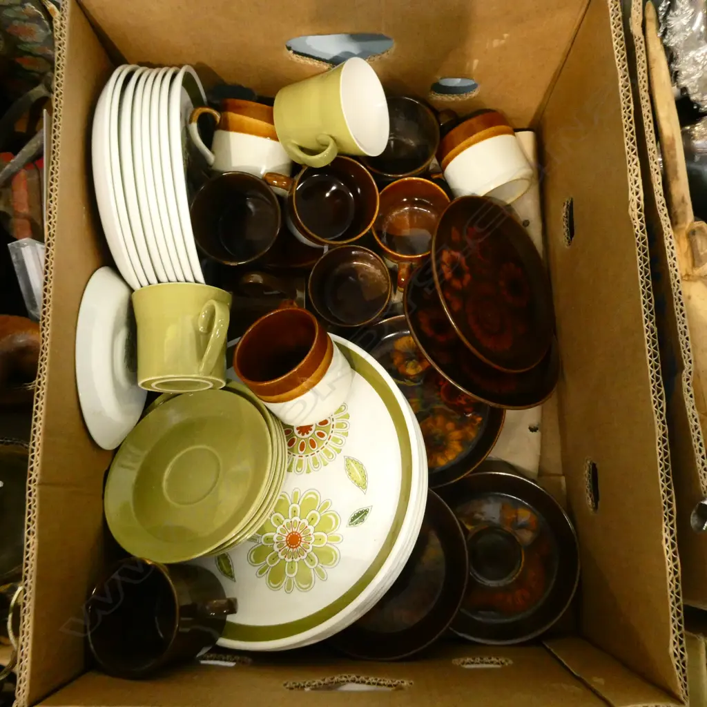 BOX LOT ASST. CROWN LYNN  Image 1++