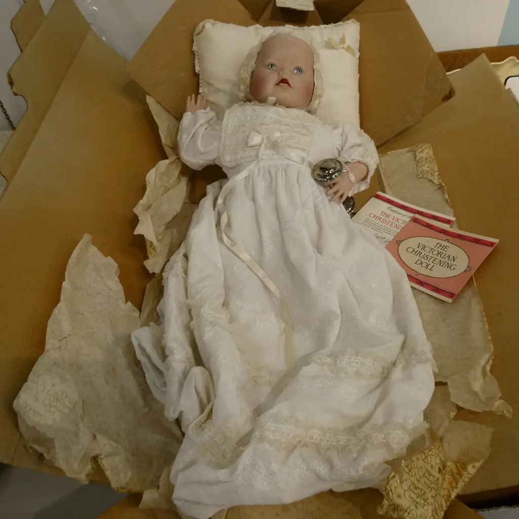 BOXED FRANKLIN HEIRLOOM THE VICT CHRISTENING DOLL L 580 MM Image 1++