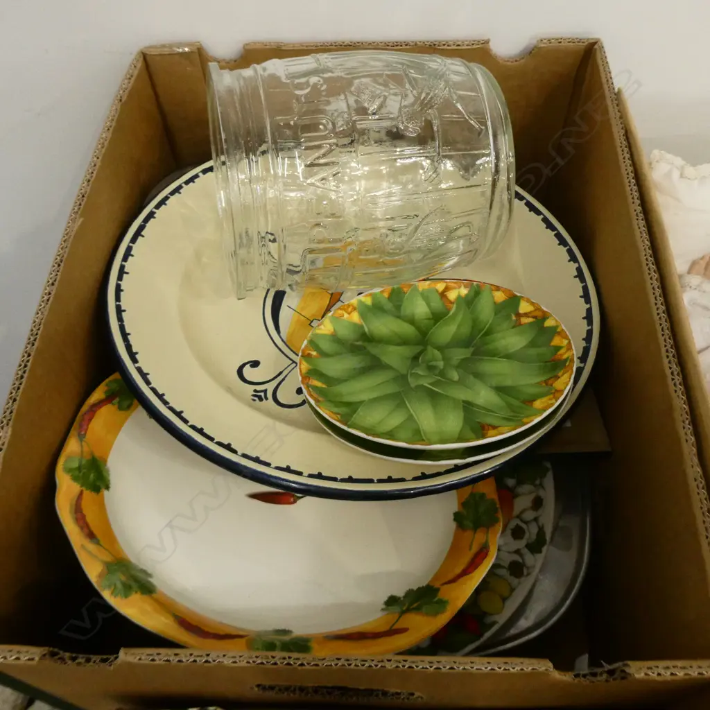 LOT ASST PLATTERS ETC Image 1++