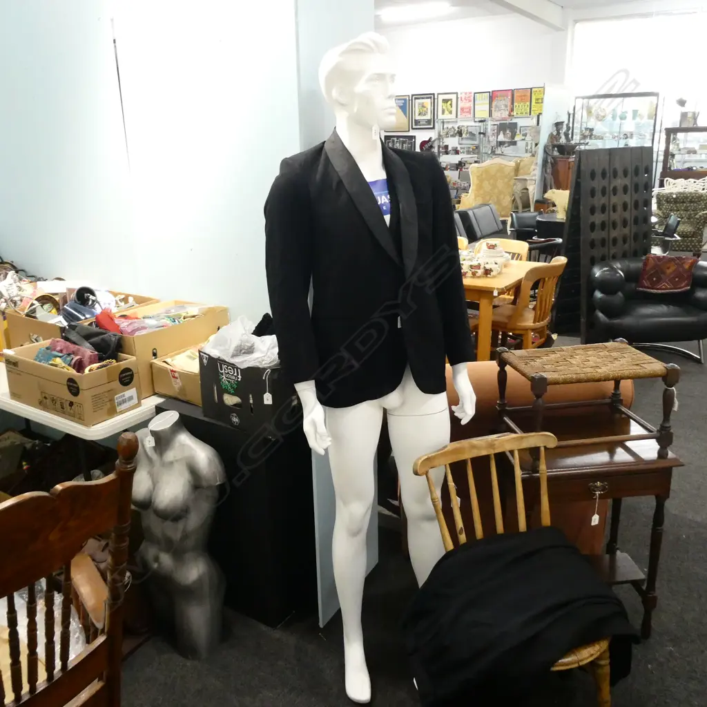 MALE MANNEQIN IN 2 PARTS H. 1900MM Image 1++