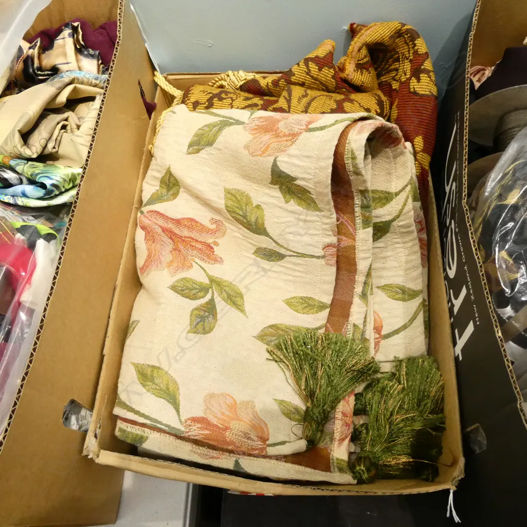 BOX LOT TASSELLED TABLECLOTH + OTHER FABRIC PCE Image 1++