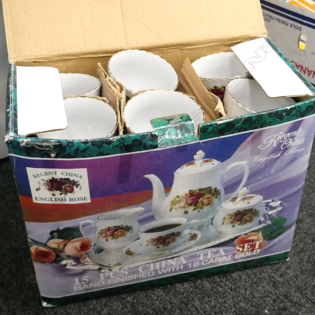 BOX LOT 15 PCE CHINA TEA SET Image 1++