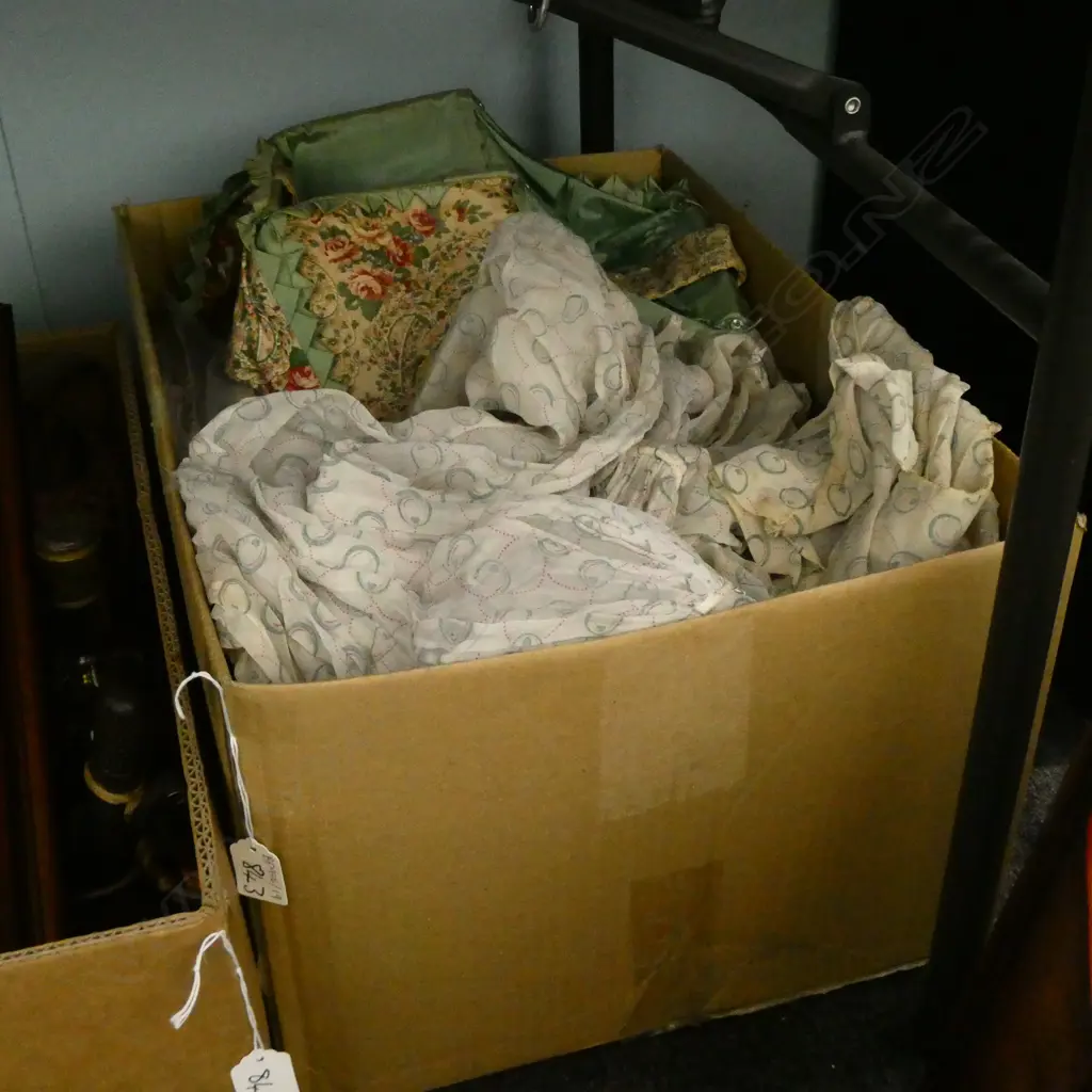 BOX LOT VINTAGE FASHION, TABLECLOTHS, DOILIES, CHRISTENING GOWN ETC Image 1++
