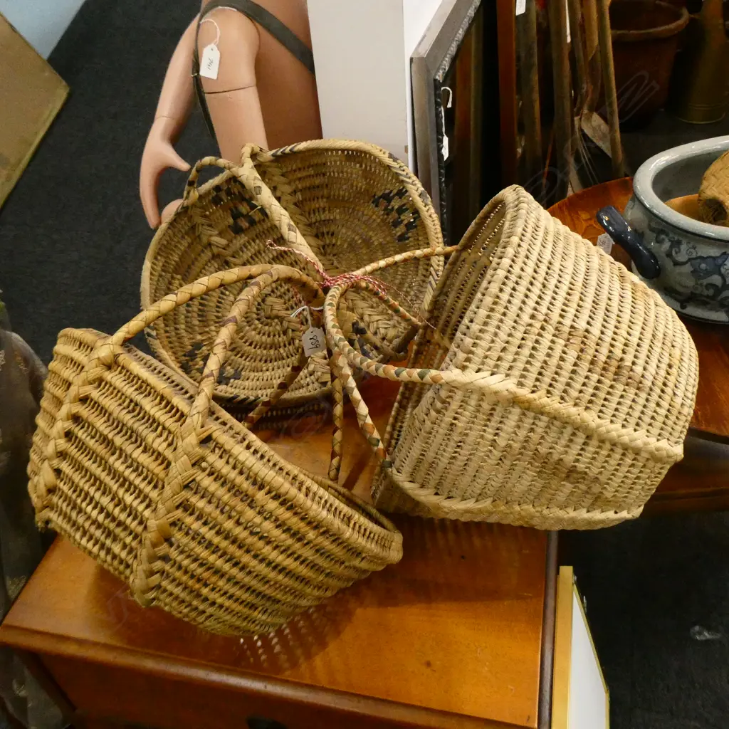 3 WOVEN BASKETS  Image 1++