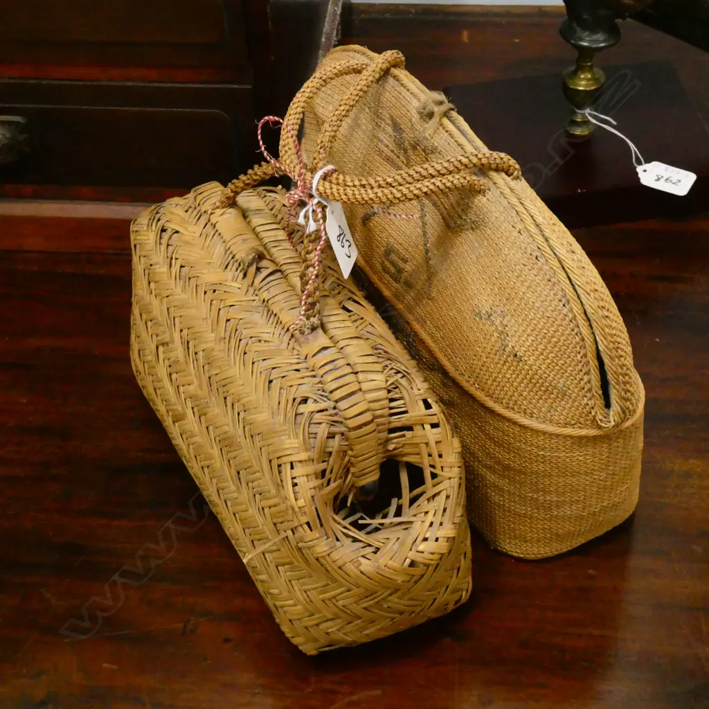 2 VINTAGE WOVEN BAGS  Image 1++