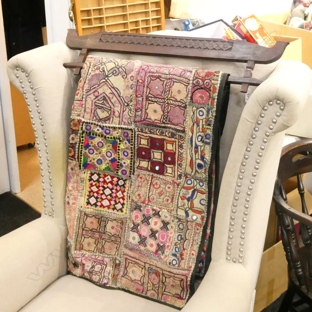 INDIAN WALLHANGING ON WOODEN RAIL Image 1++