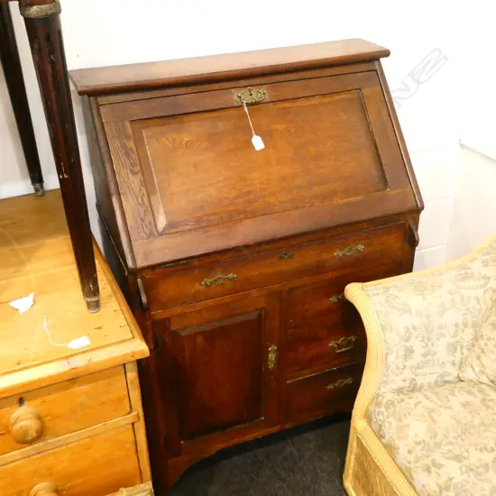 OAK FALL FRONT DESK
