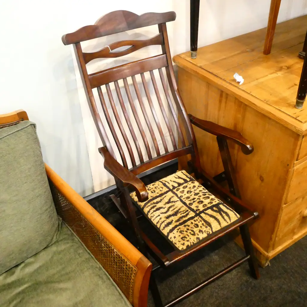 BEECH FOLDING CHAIR  Image 1++