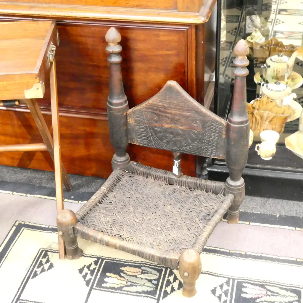PAKISTAN SWAT VALLEY OLD CHAIR Image 1++