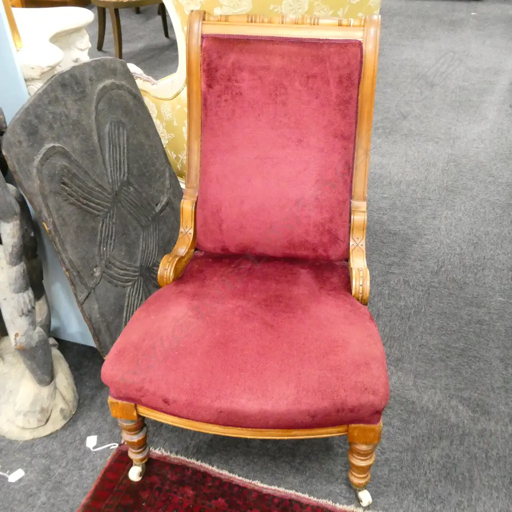 RED UPHOLSTERED GRANDMOTHER CHAIR  Image 1++