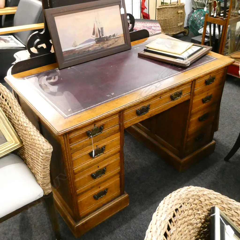 LATE VICTORIAN OAK LEATHER TOPPED PEDESTAL DESK W. 1220MM Image 1++