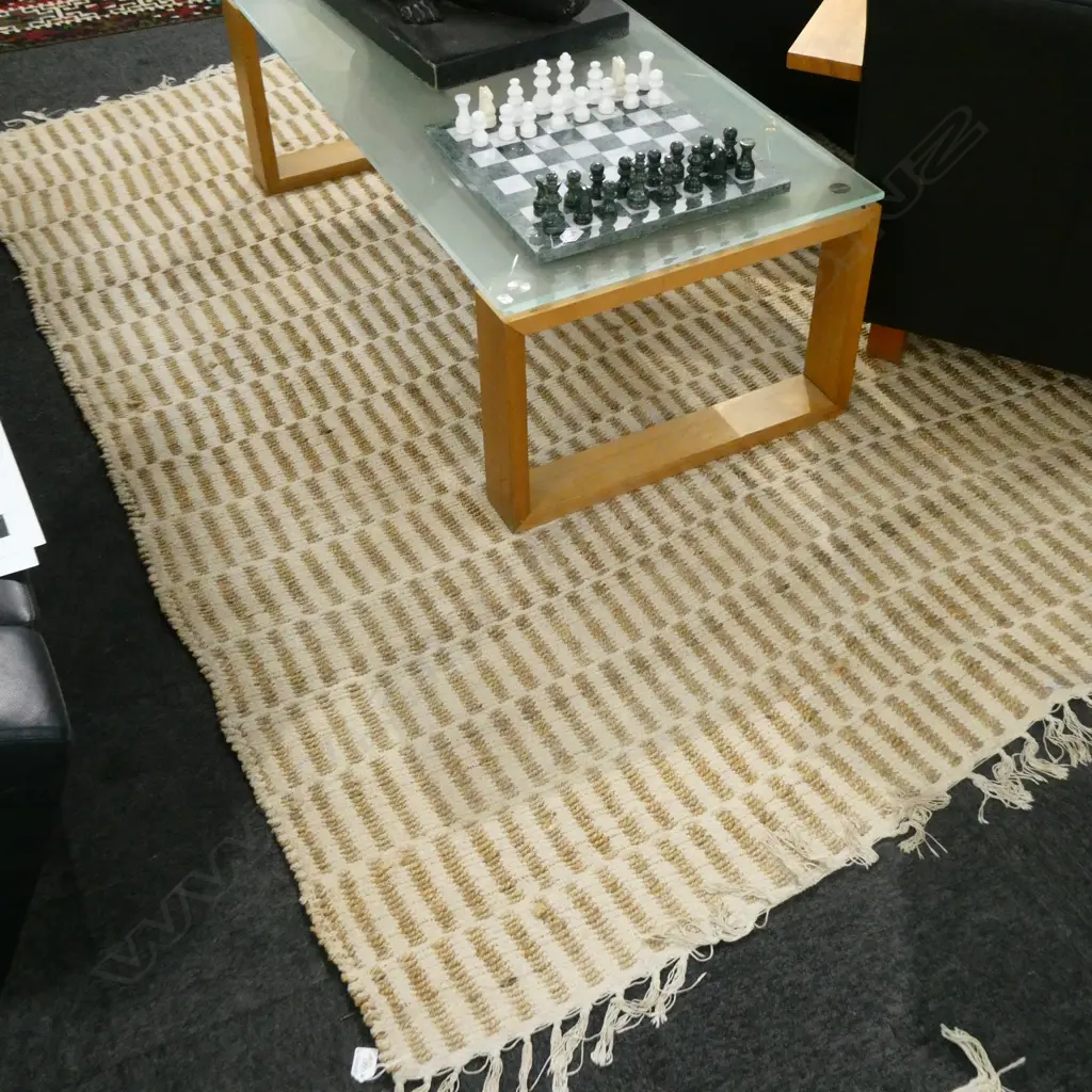 DESIGNER FLOOR RUG 2350 x 1600mm Image 1++