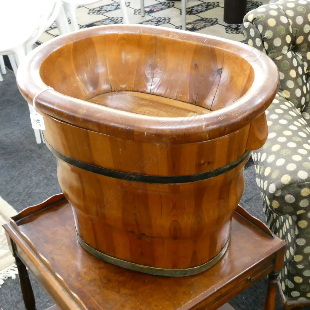 WOODEN ORIENTAL RICE BIN Image 1++