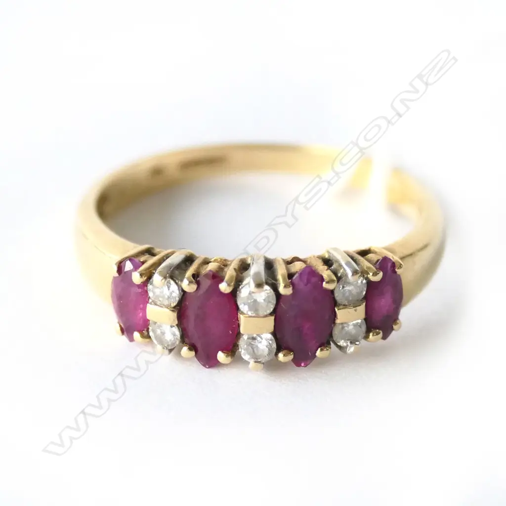 18ct GOLD RUBY & DIAMOND RING, R SIZE Image 1++