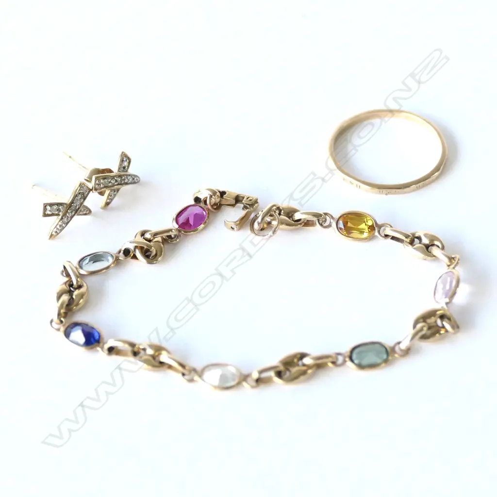9CT GOLD BRACELET WITH COLOURED STONES + 9CT F WEDDER RING + 9CT? GOLD X CROSS EARRINGS Image 1++