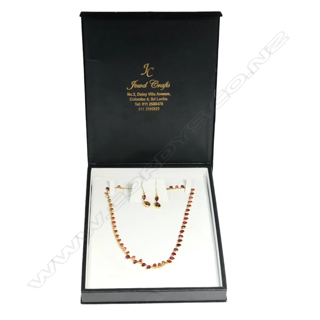 18ct gold clasp Image 1++