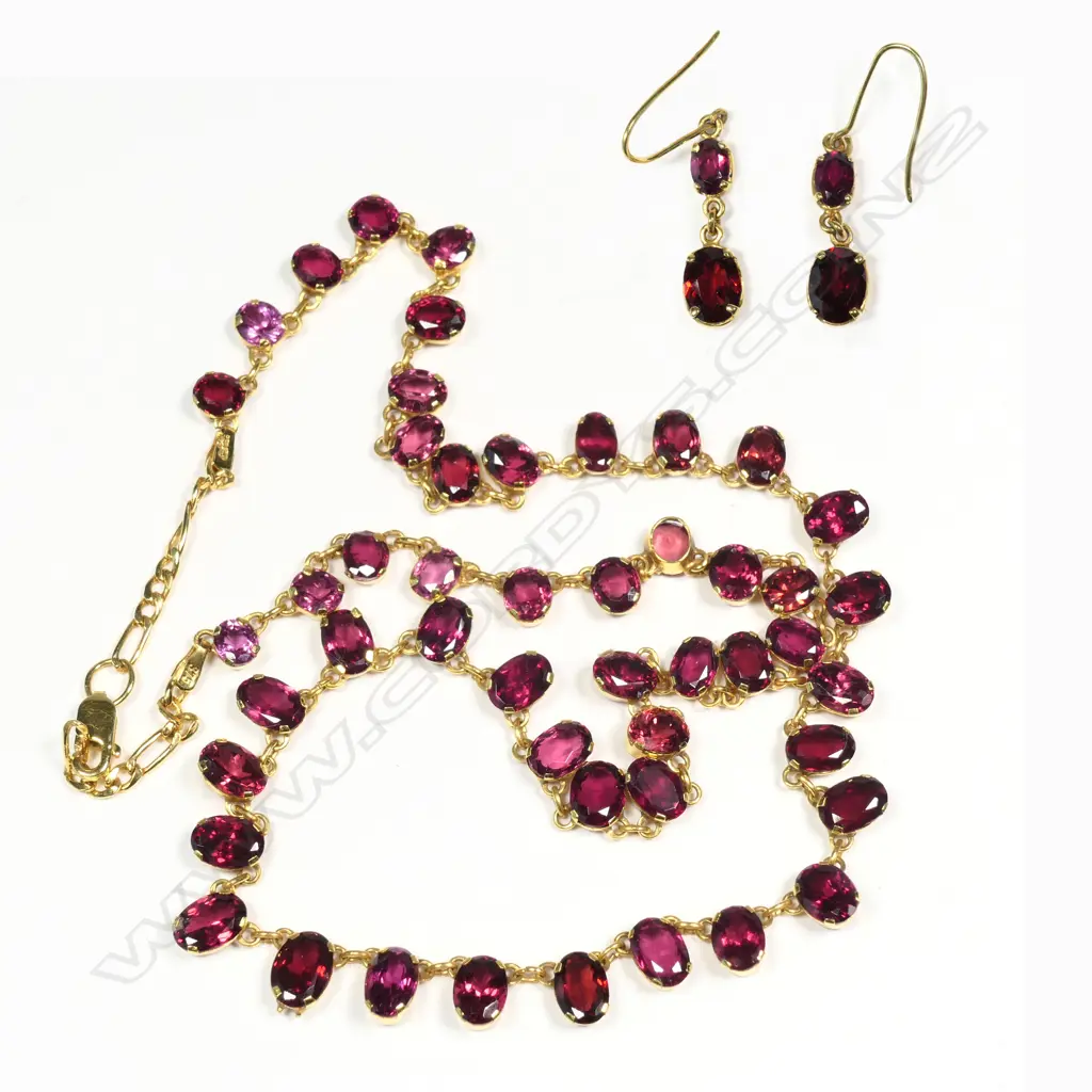 18ct gold clasp Image 1++