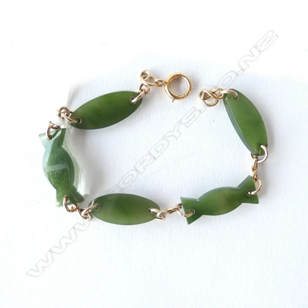 Greenstone Bracelet set in 15 carat gold, c 1910 Image 1++