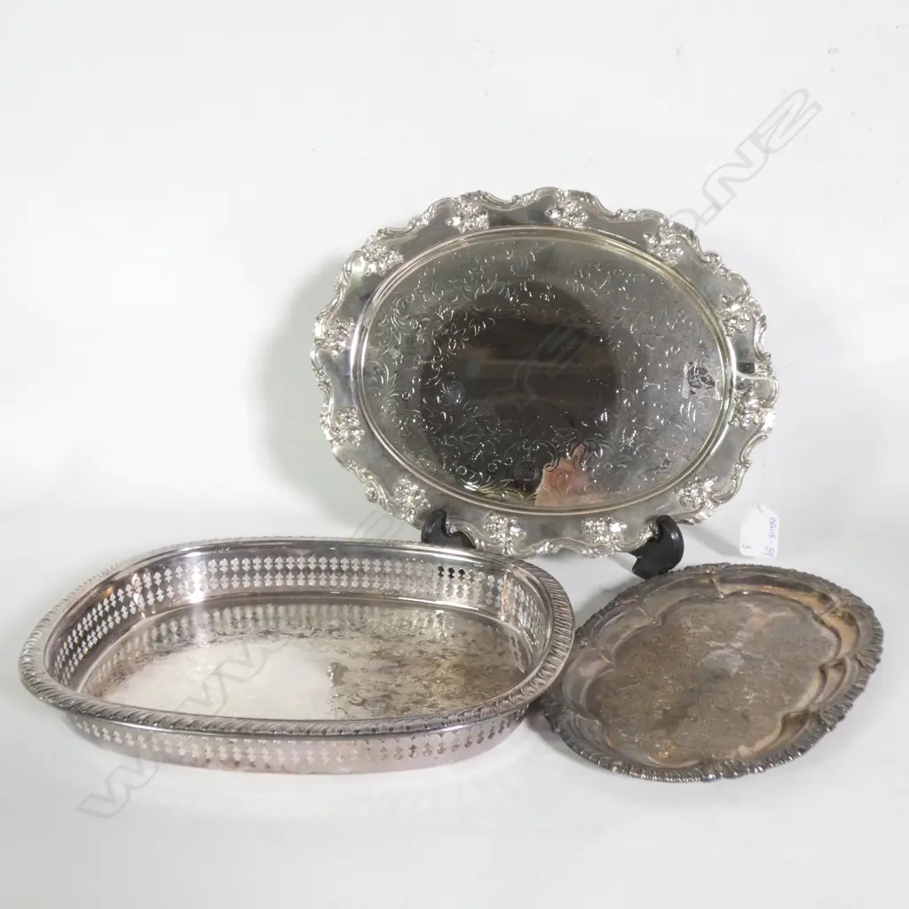 3 SILVER PLATE TRAYS, L. 300MM Image 1++