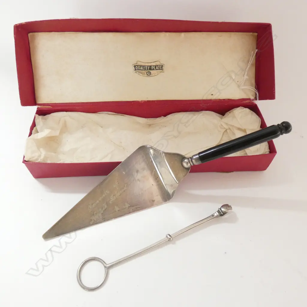 SILVER PLATE CAKE SLICE, BOXED & SUGAR TONGS  Image 1++