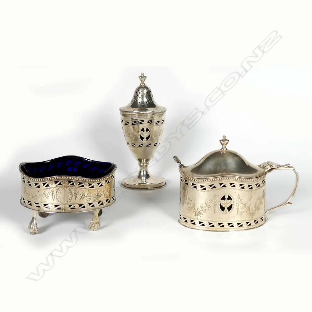 A Georgian style three piece condiment set Image 1++
