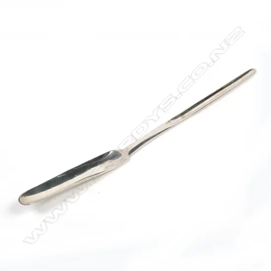A George II silver marrow scoop