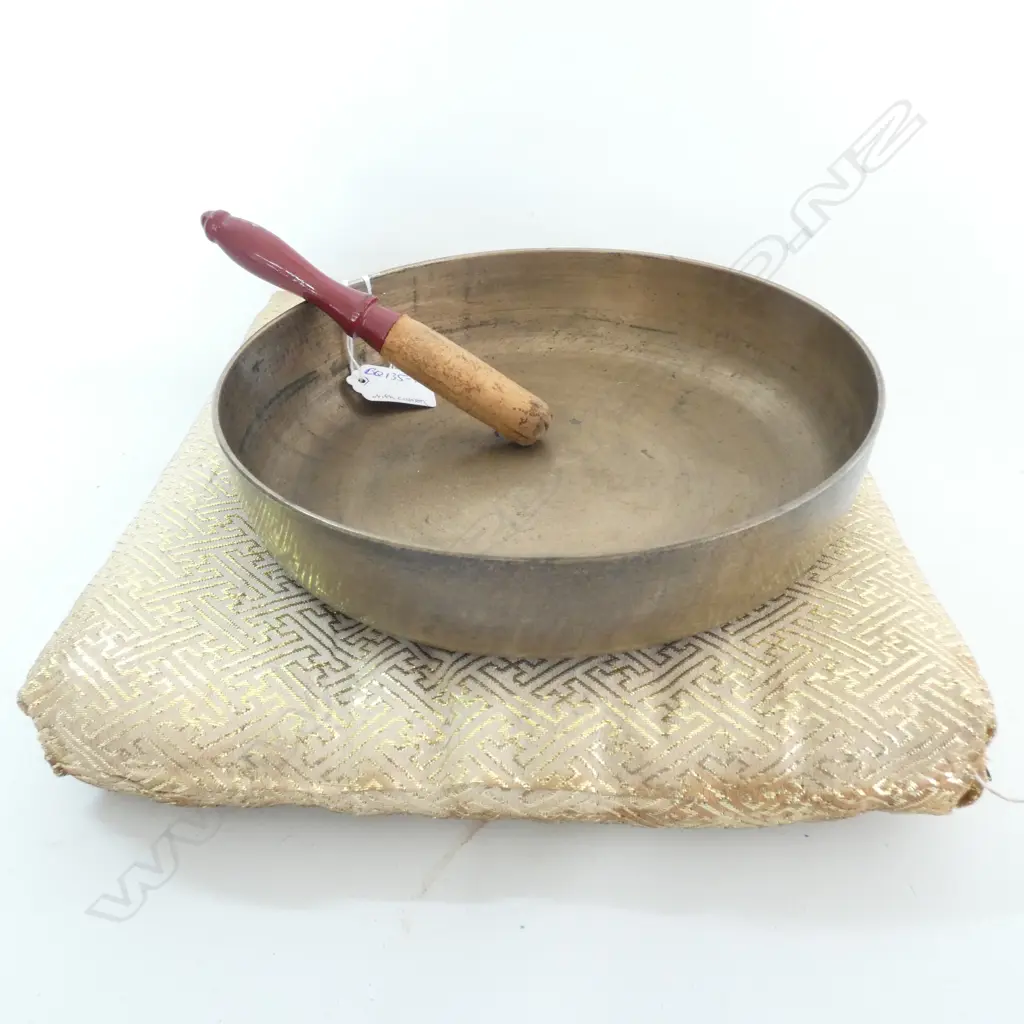 JAPANESE SINGING BOWL FLAT FORM + CUSHION & HAMMER Image 1++