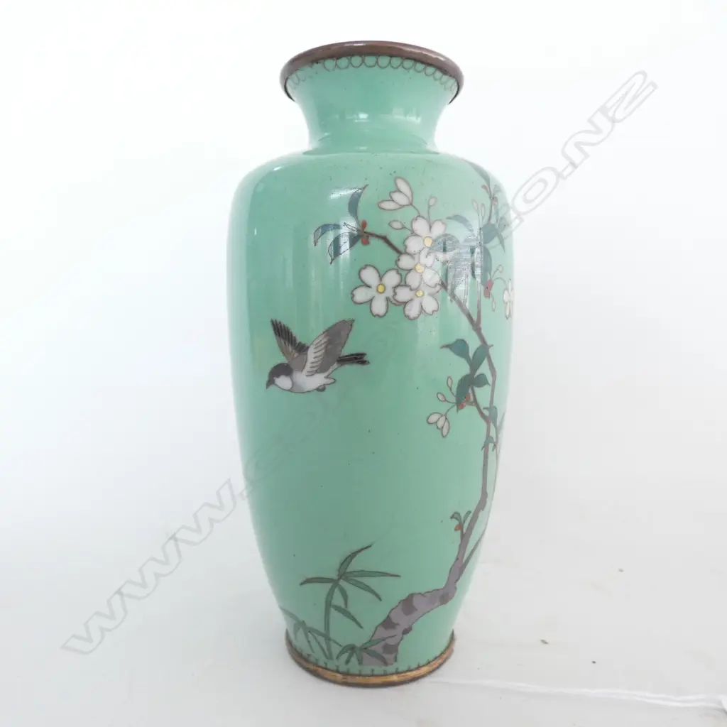 QUALITY JAPANESE CLOISONNE VASE (fine hairline cracks to enamel) Image 1++