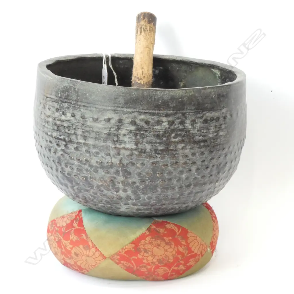 JAPANESE OLD BRONZE SINGING BOWL + CUSHION & HAMMER Image 1++